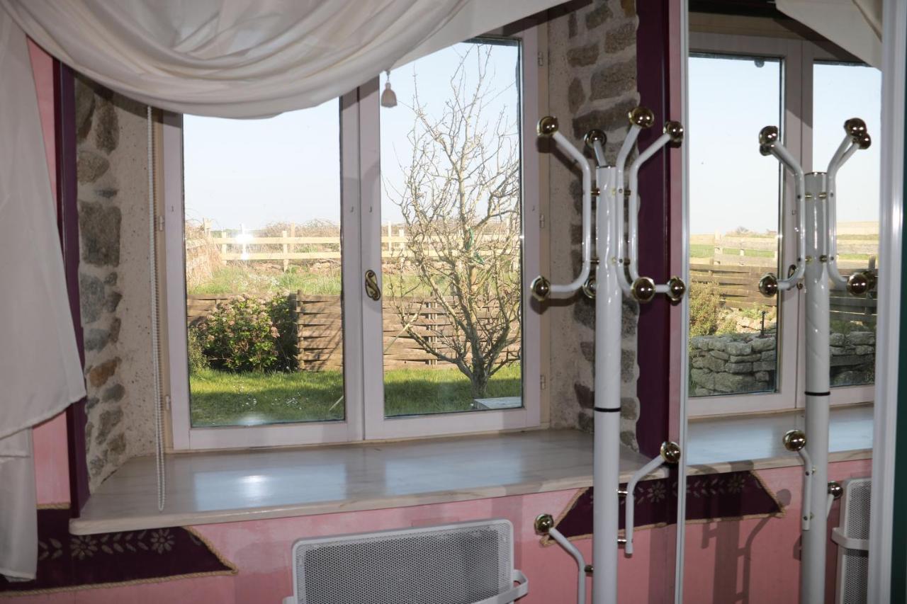Les Gites Aux Volets Roses Landunvez Kültér fotó