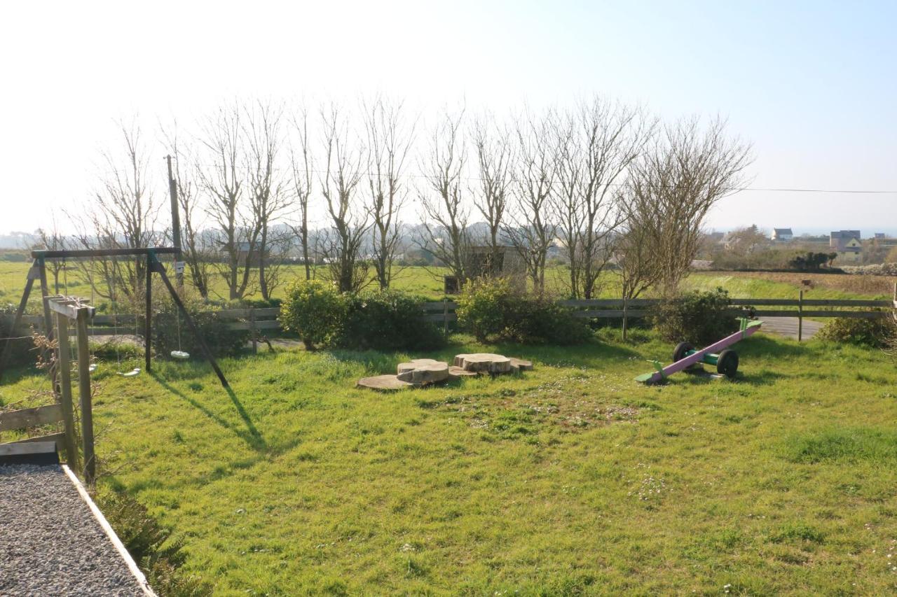 Les Gites Aux Volets Roses Landunvez Kültér fotó