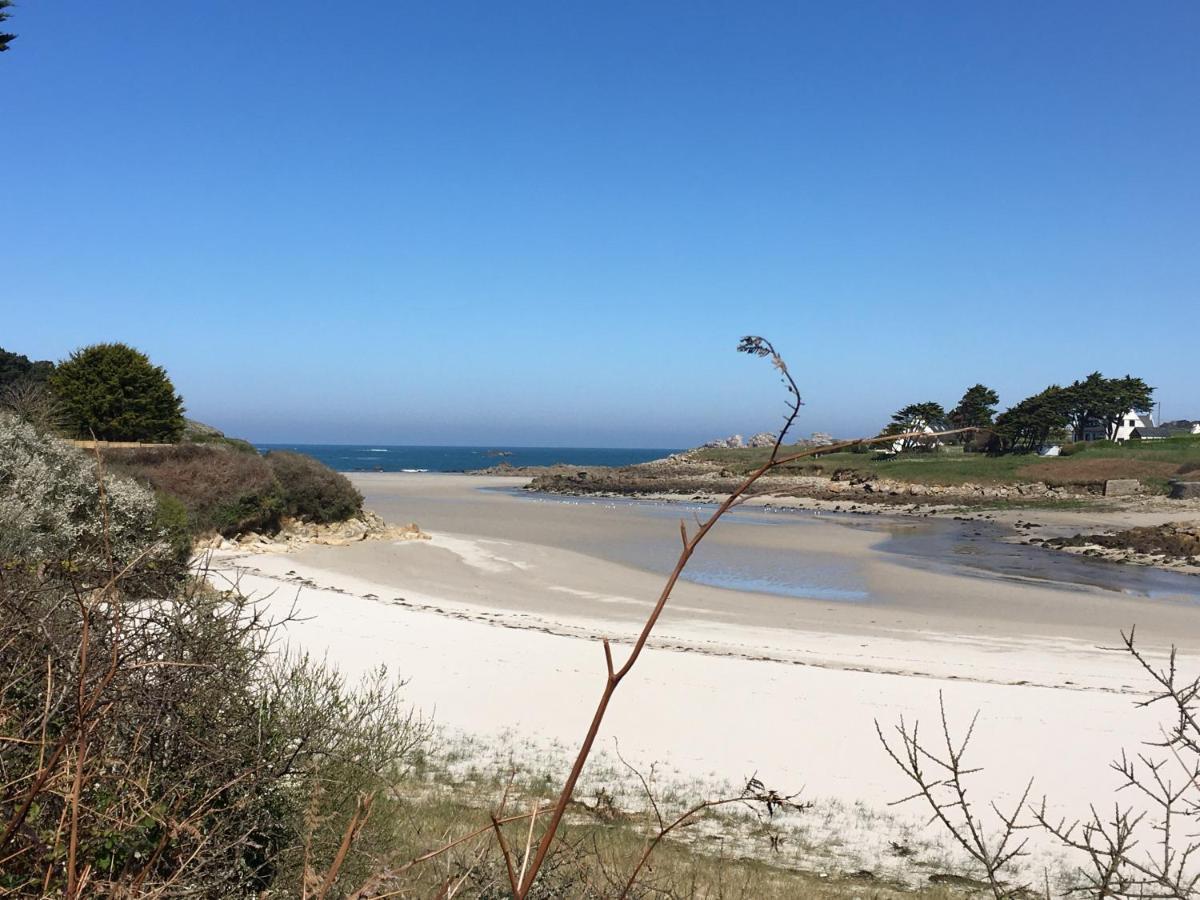 Les Gites Aux Volets Roses Landunvez Kültér fotó